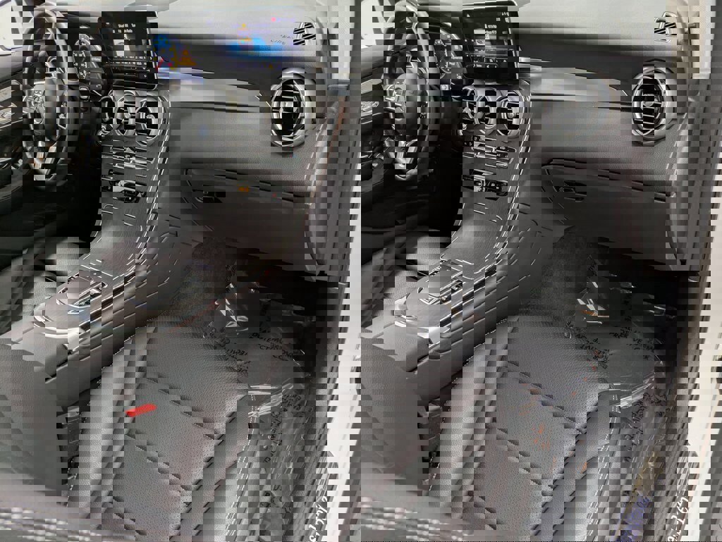 Used 2021 Mercedes-Benz GLC 300 4MATIC image 29