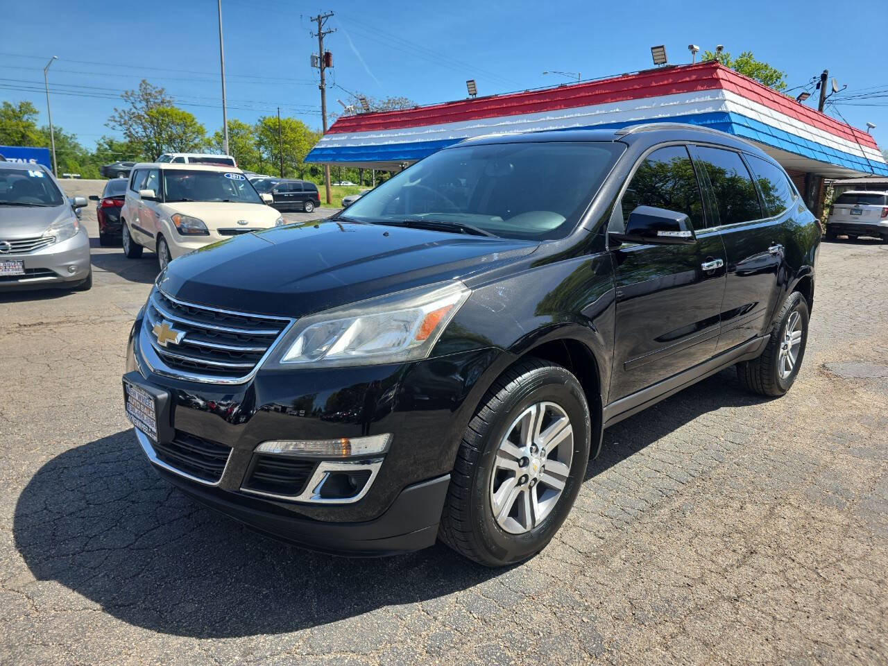 Used 2016 Chevrolet Traverse LT FWD image 2