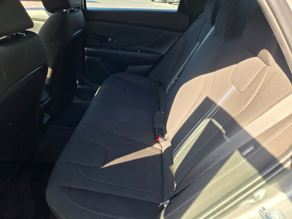 Used 2025 Hyundai Elantra Sport FWD image 15