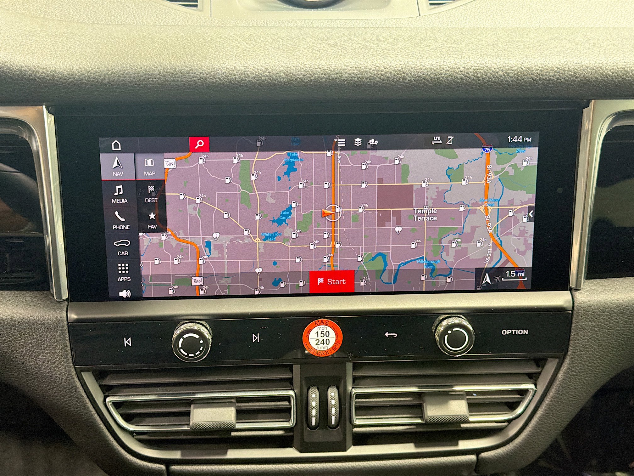 Used 2025 Porsche Macan image 31