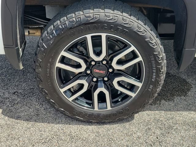 Used 2025 GMC Sierra 1500 AT4 w/ AT4 Premium Package AWD/4WD image 6