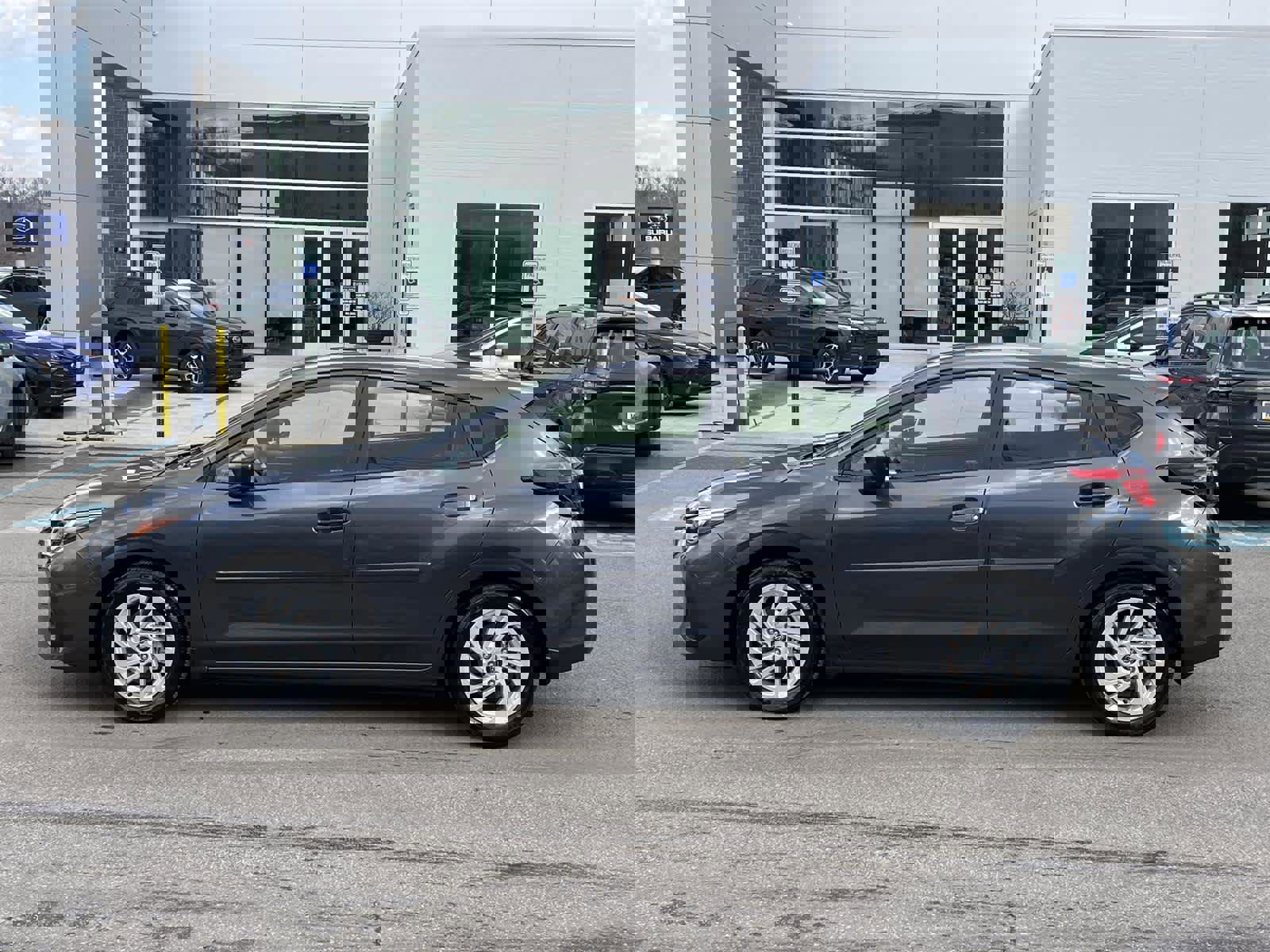 Used 2025 Subaru Impreza 2.0i image 2