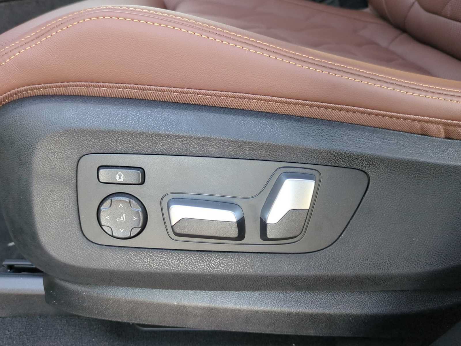 Used 2026 BMW X5 xDrive40i AWD/4WD image 17