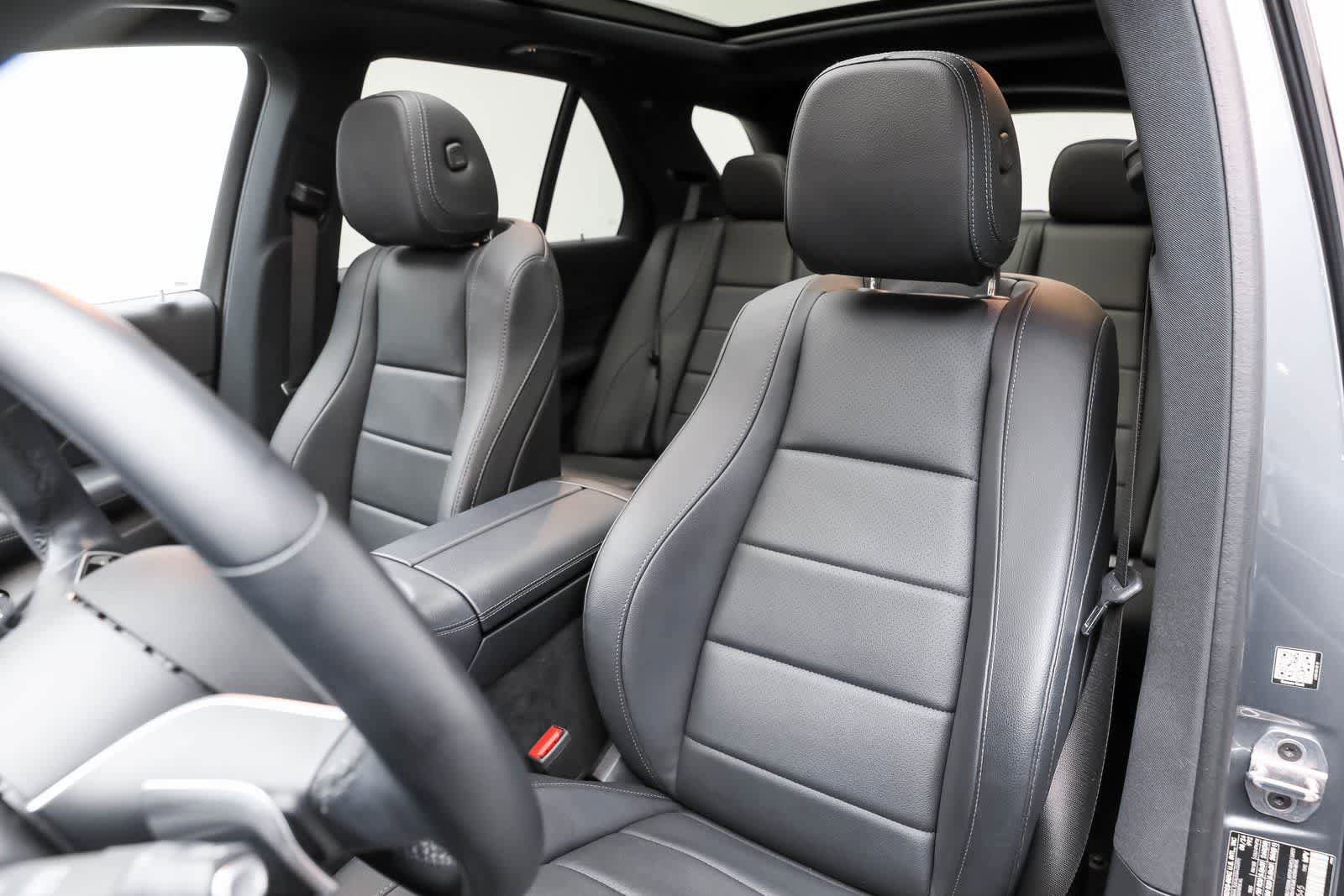 Used 2025 Mercedes-Benz GLE 450e 4MATIC w/ Driver Assistance Package image 61