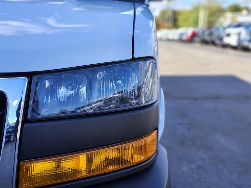 Used 2023 GMC Savana 2500 w/ Driver Convenience Package image 10