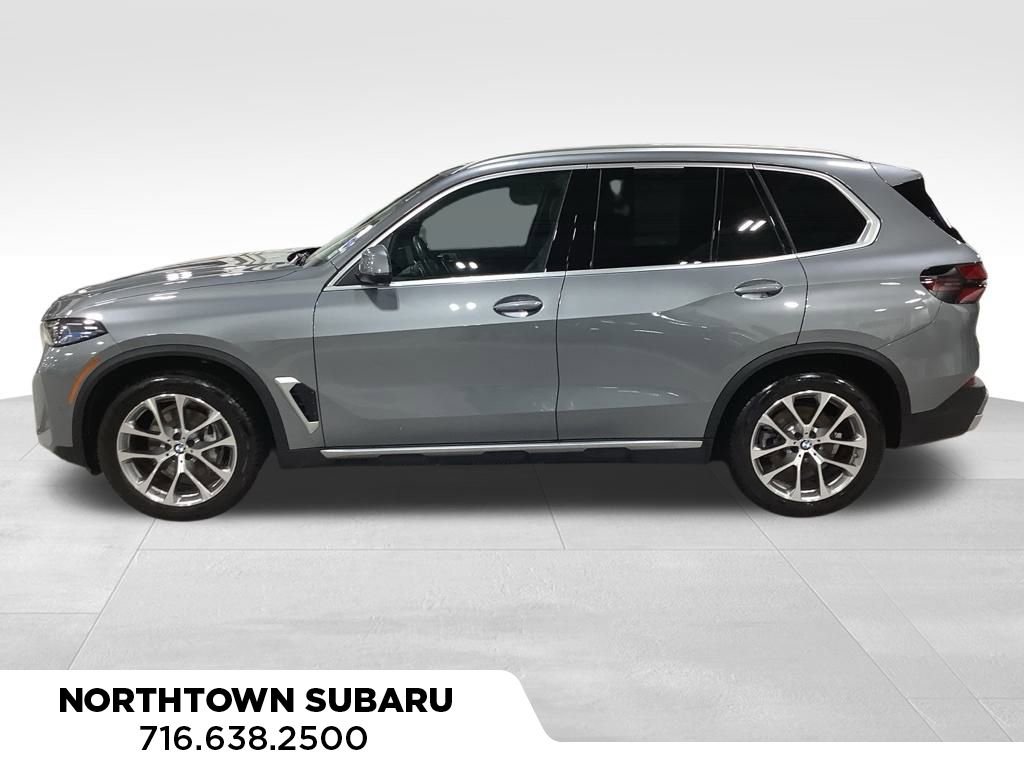 Used 2025 BMW X5 xDrive40i w/ Parking Assistance Package image 12