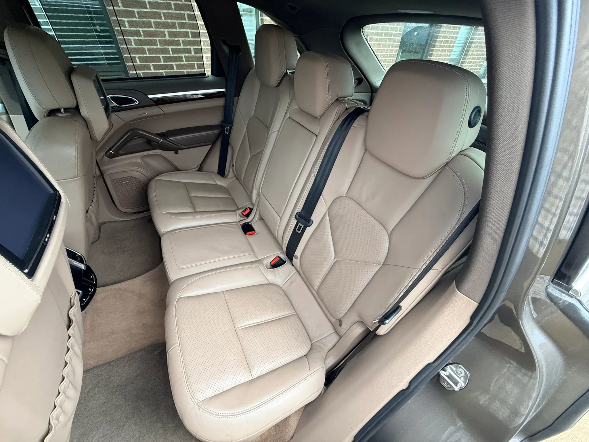 Used 2013 Porsche Cayenne S image 29