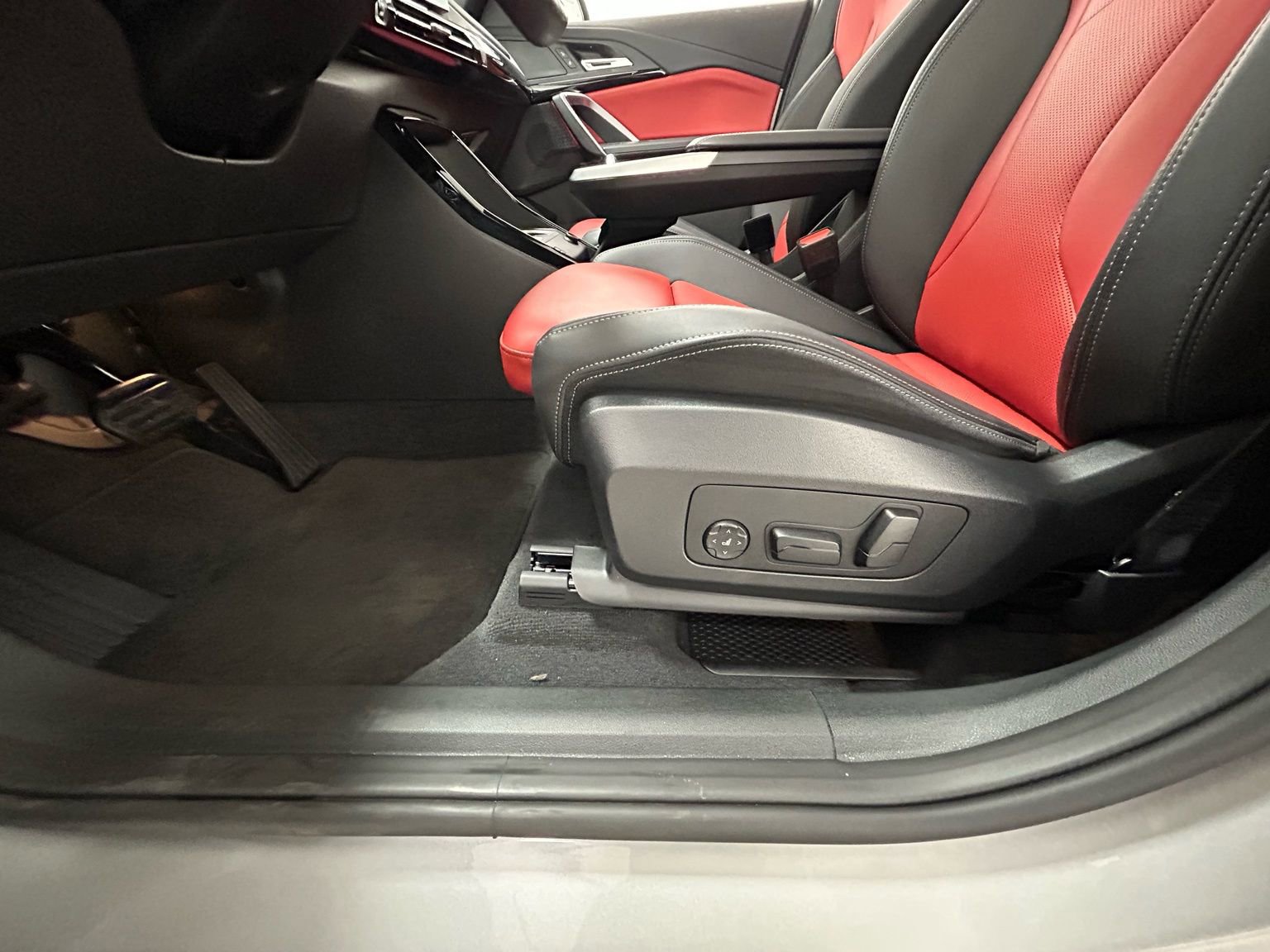 Used 2025 BMW X1 xDrive28i image 30