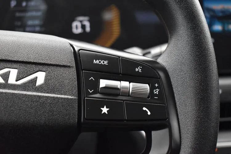 Used 2025 Kia K4 FWD image 22