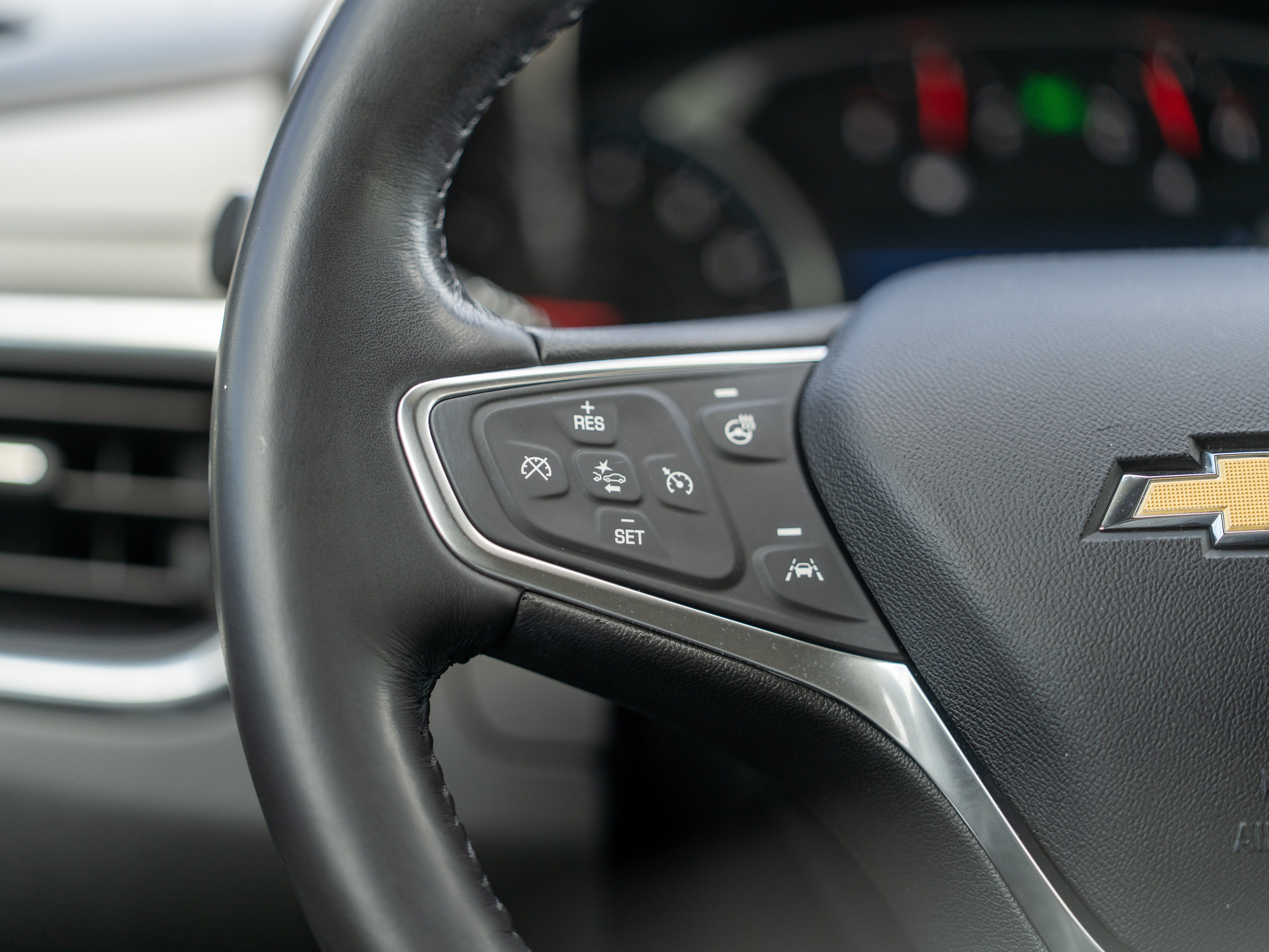 Used 2020 Chevrolet Equinox Premier FWD image 19
