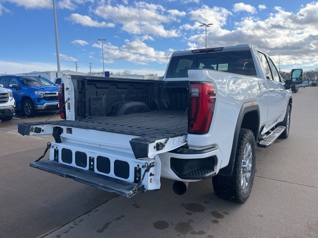 Used 2024 GMC Sierra 3500 Denali image 5