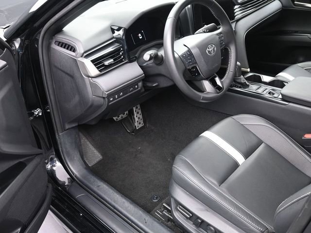 Used 2025 Toyota Camry SE FWD image 12