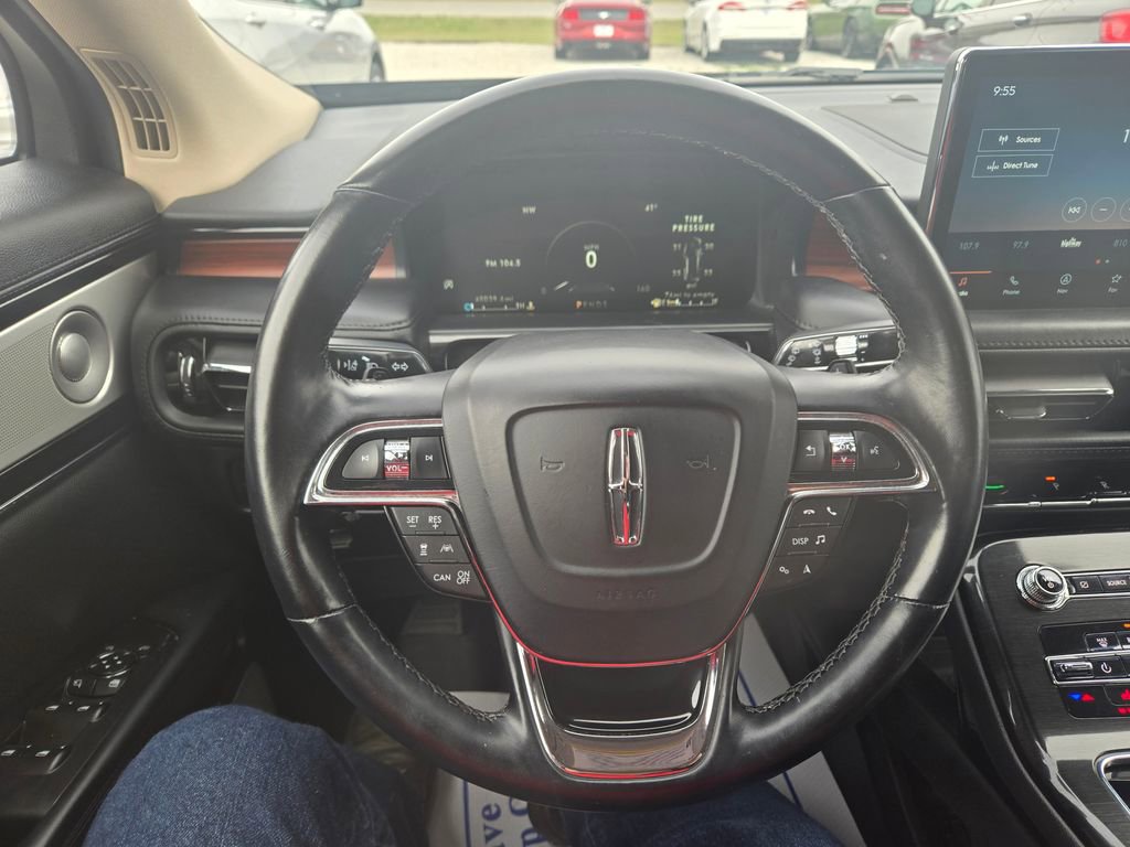 Used 2022 Lincoln Nautilus Reserve w/ Equipment Group 202A image 11