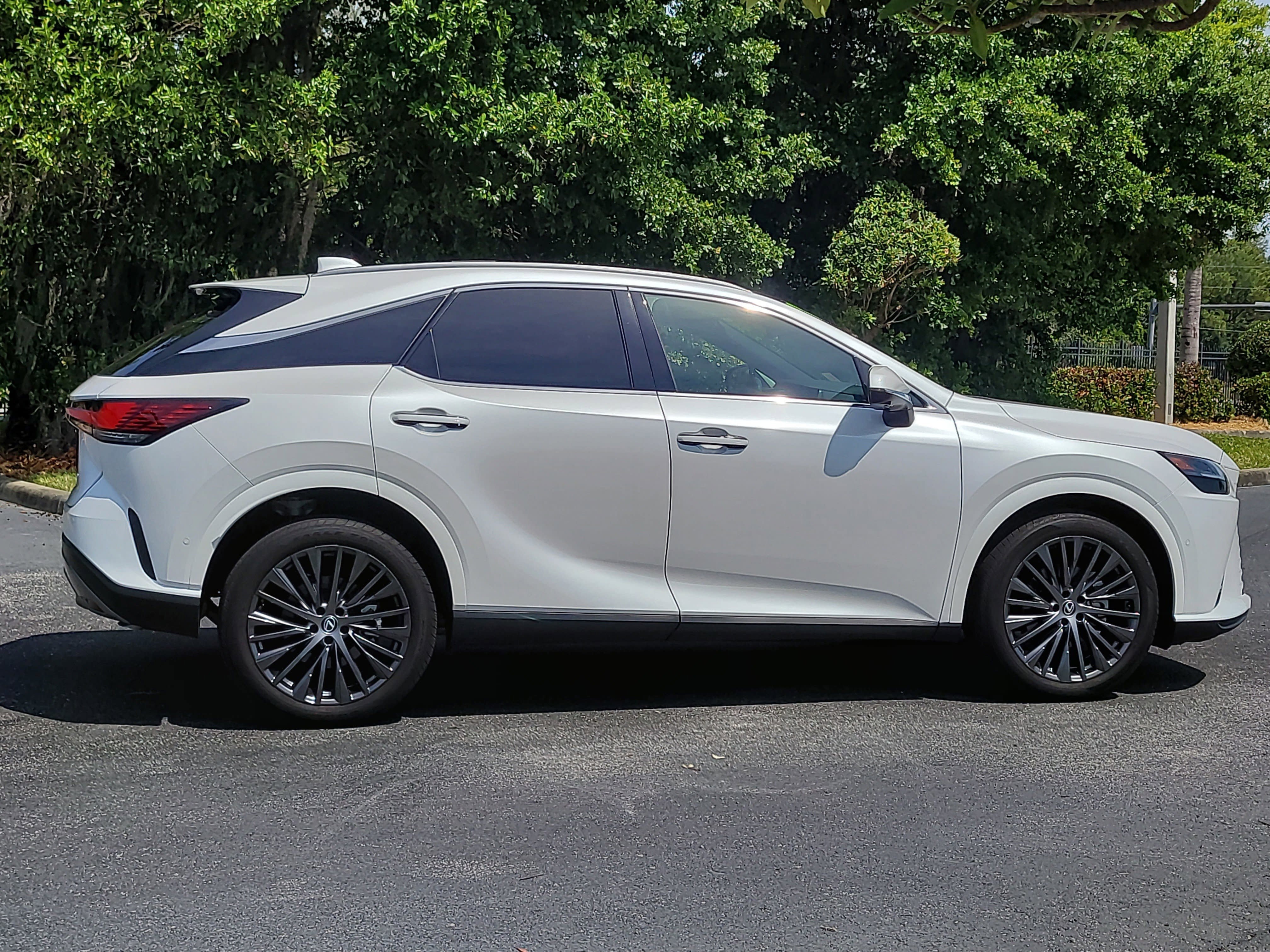 Used 2023 Lexus RX 350 FWD w/ Accessory Package image 8