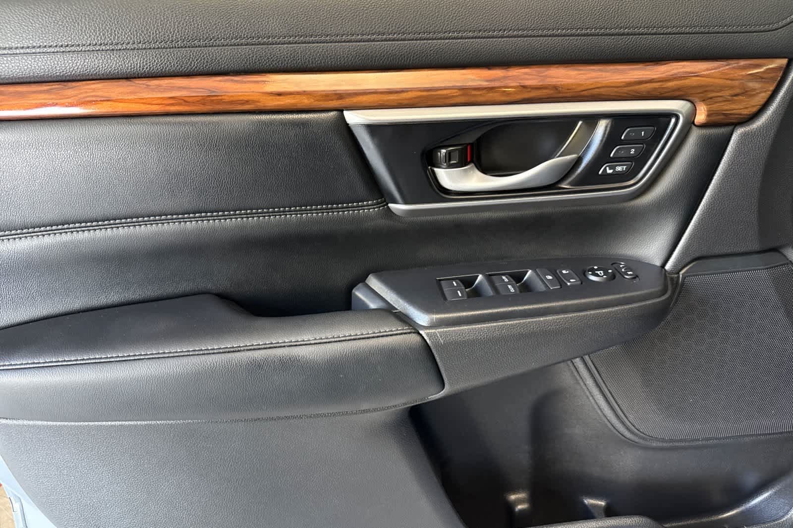 Used 2022 Honda CR-V Touring image 12