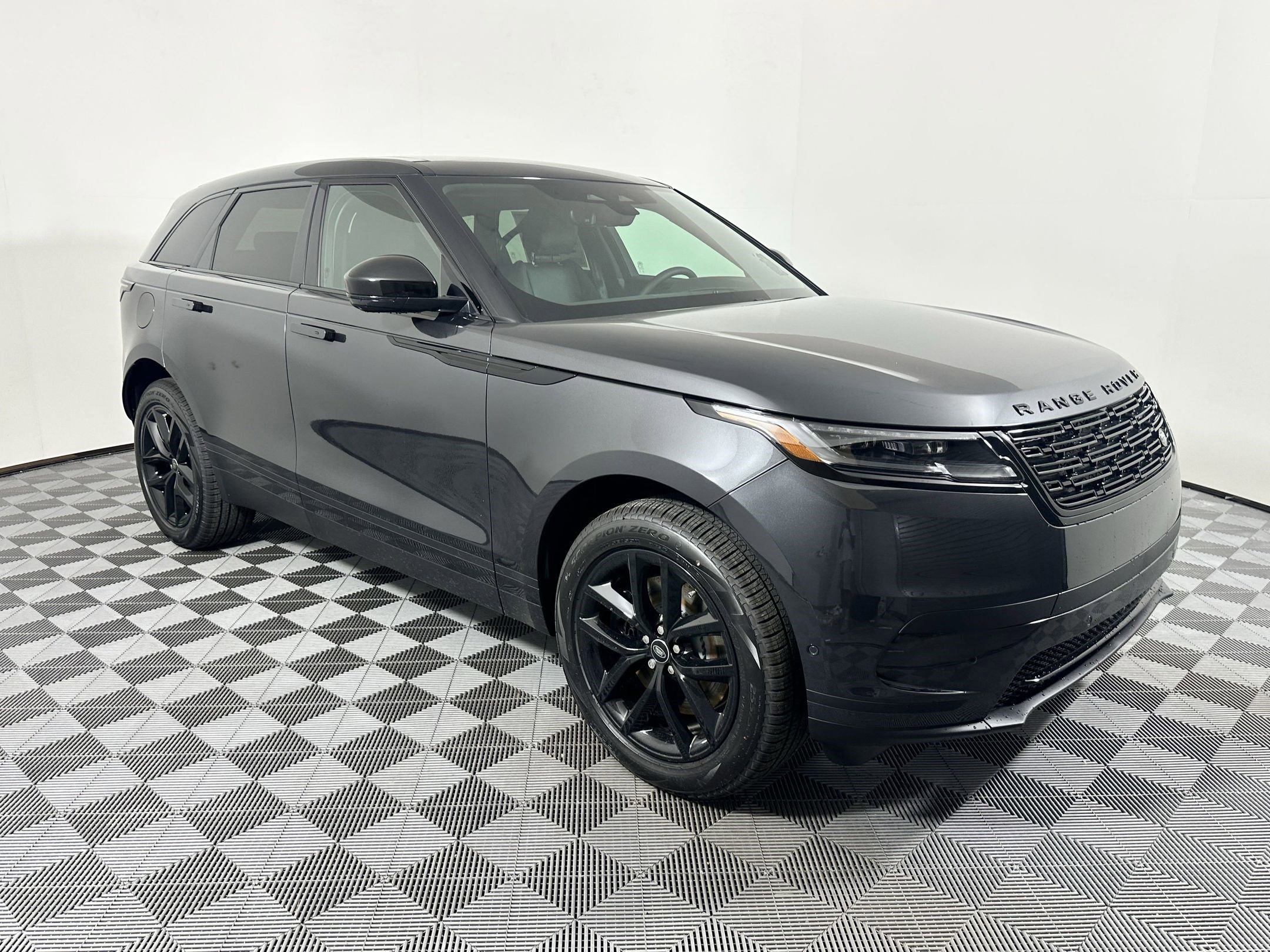 New 2026 Land Rover Range Rover Velar S image 7