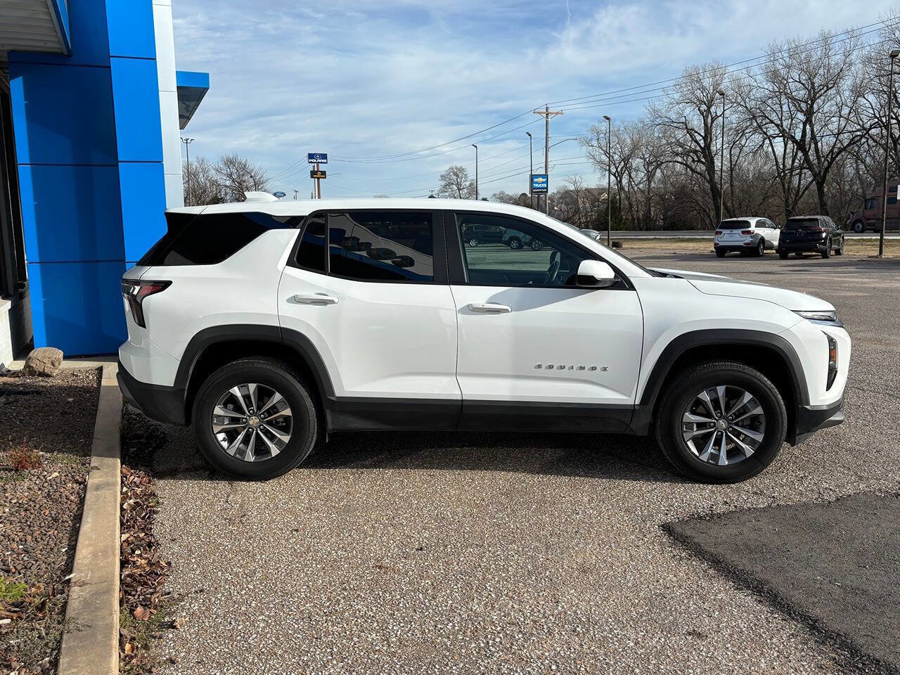 Used 2025 Chevrolet Equinox LT image 4