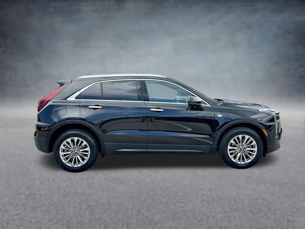 Used 2025 Cadillac XT4 Premium Luxury FWD image 4