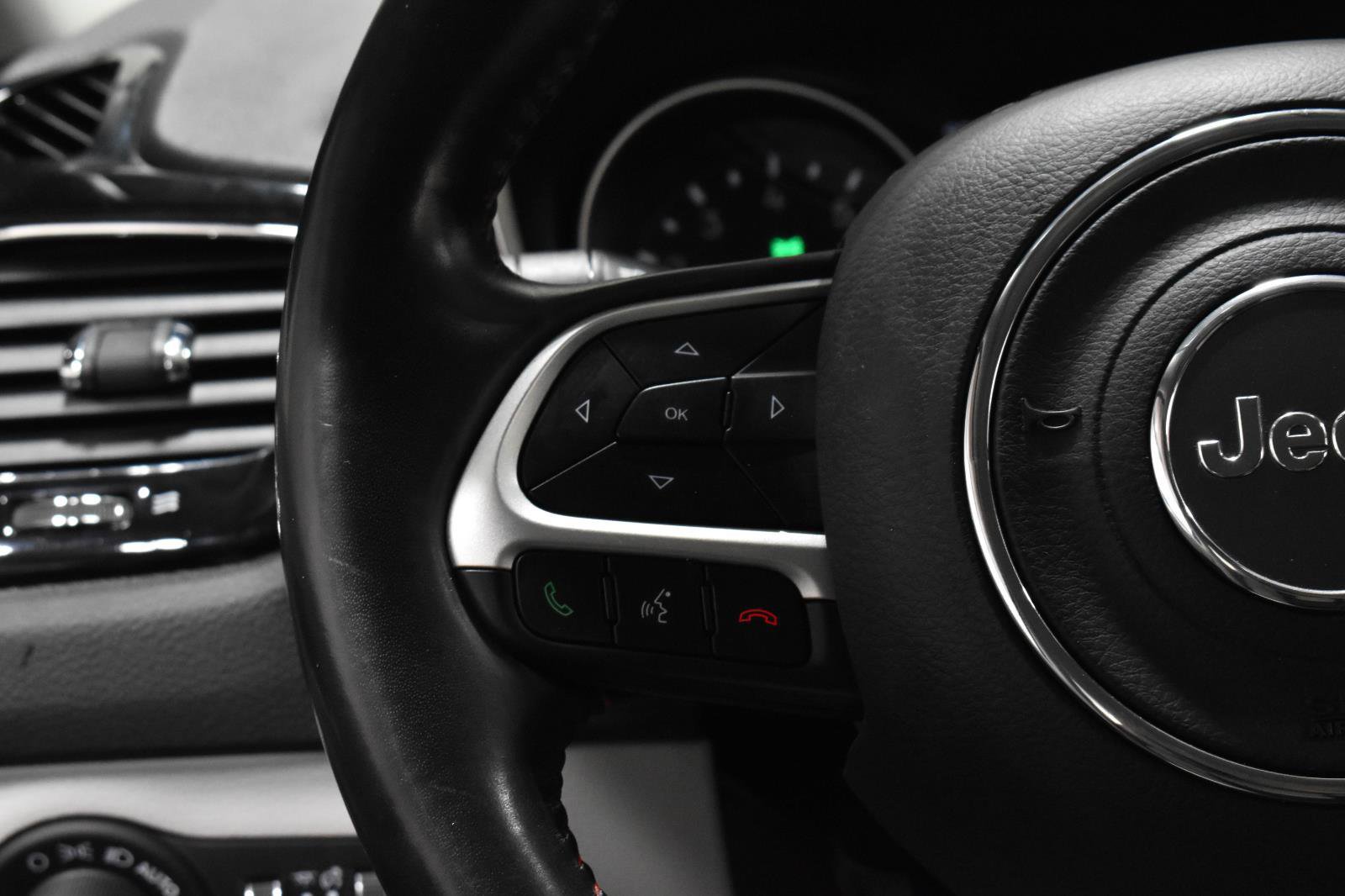 Used 2019 Jeep Compass Limited image 7