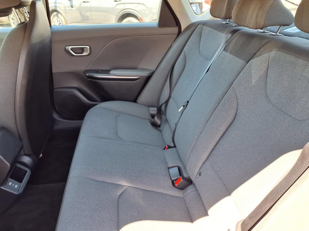 Used 2025 Kia K4 FWD image 9