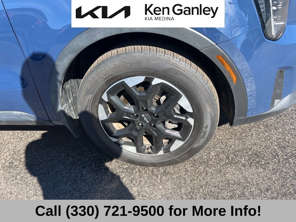 Certified 2025 Kia Sorento S FWD image 22