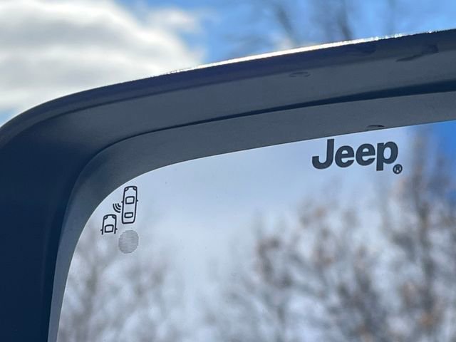 Used 2023 Jeep Renegade Latitude image 33