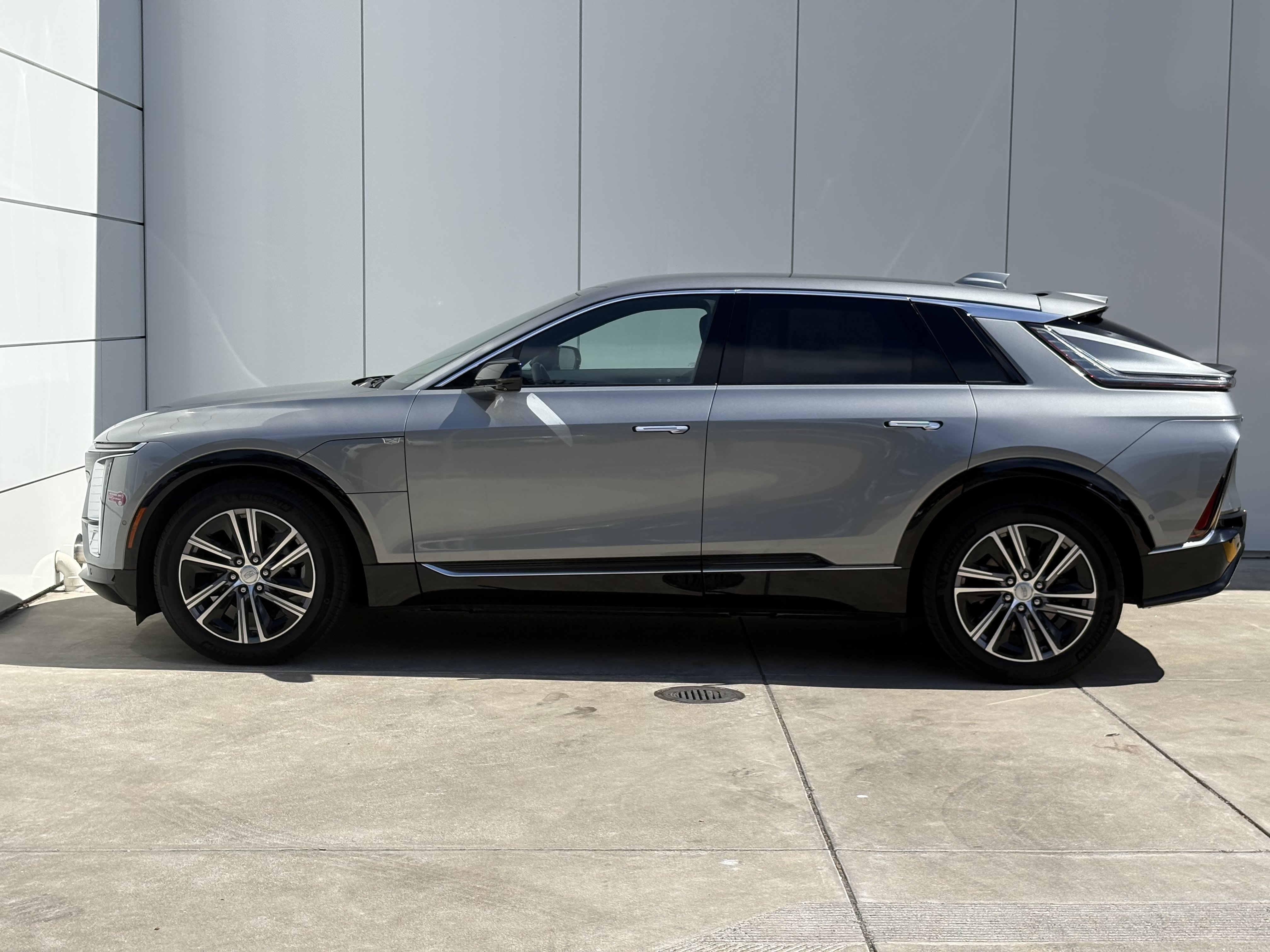 Certified 2024 Cadillac Lyriq Luxury RWD image 5