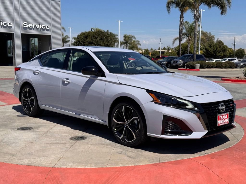 New 2025 Nissan Altima 2.5 SR w/ SR Premium Package image 2