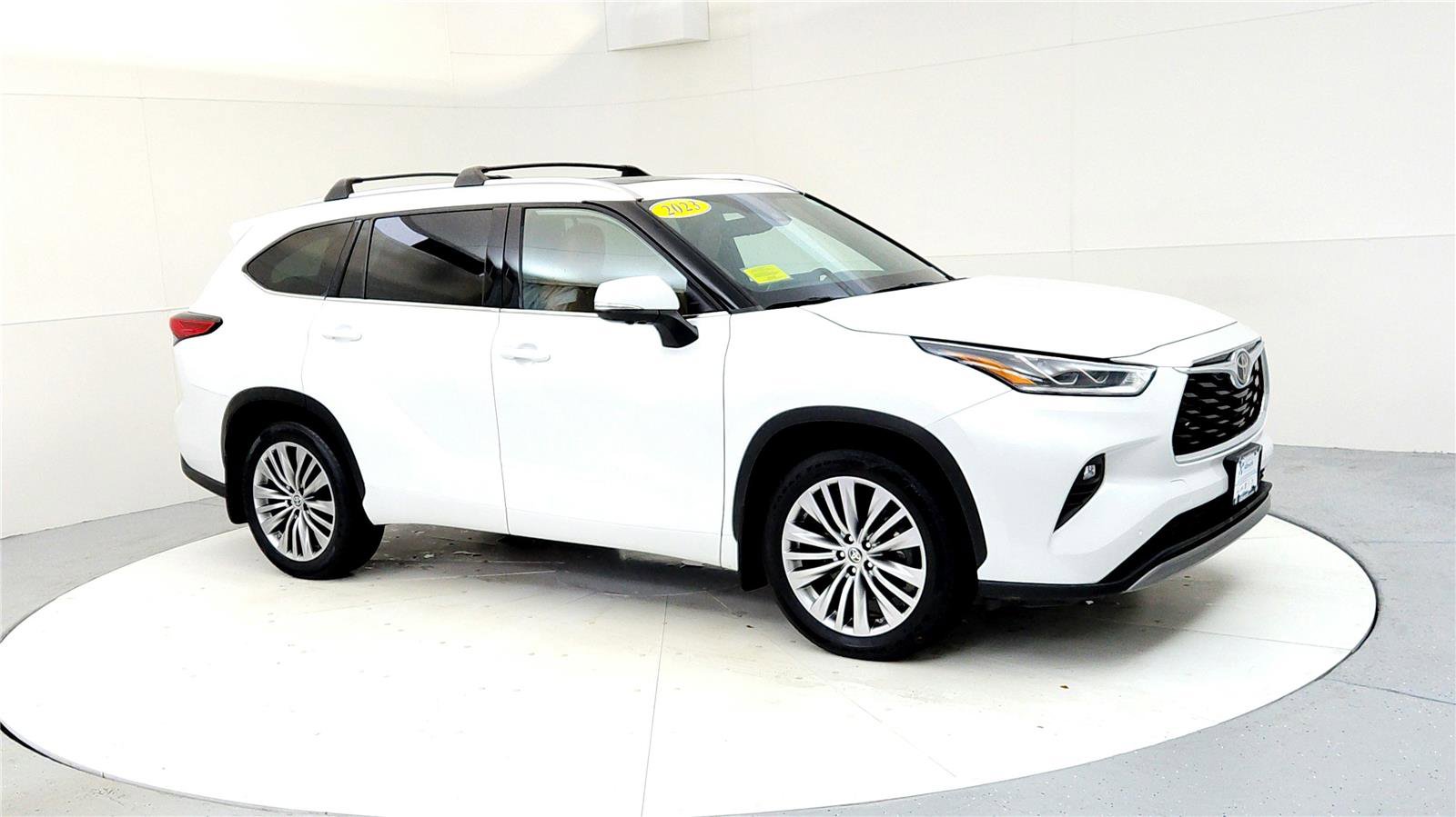 Used 2023 Toyota Highlander Platinum image 7