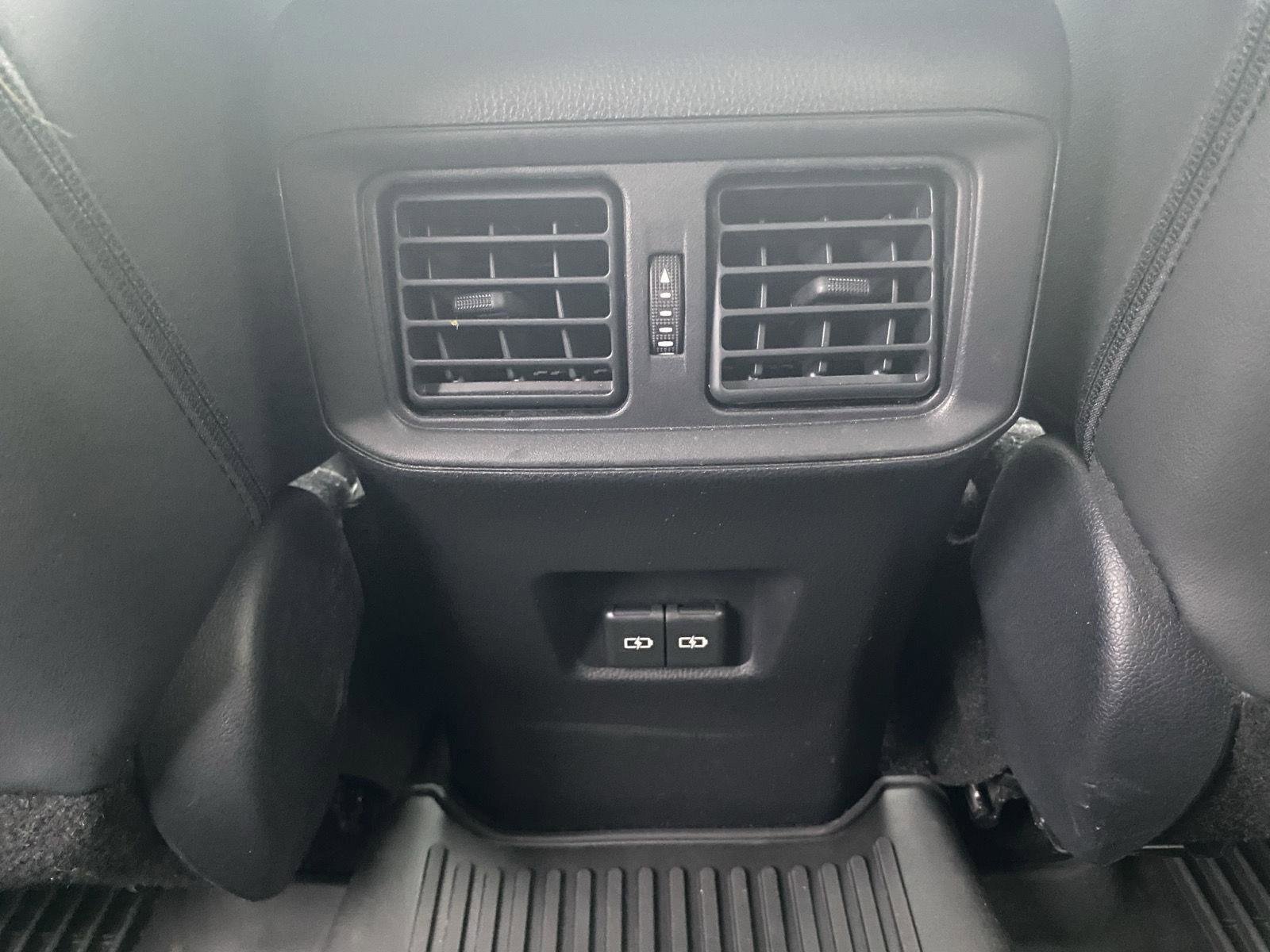 Used 2025 Toyota RAV4 Limited w/ Weather Package image 33