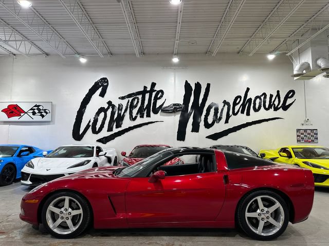 Used 2005 Chevrolet Corvette Coupe w/ Preferred Equipment Group RWD image 2