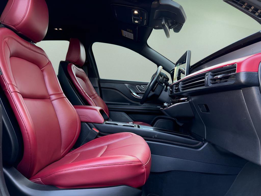 Used 2023 Lincoln Corsair Reserve image 14