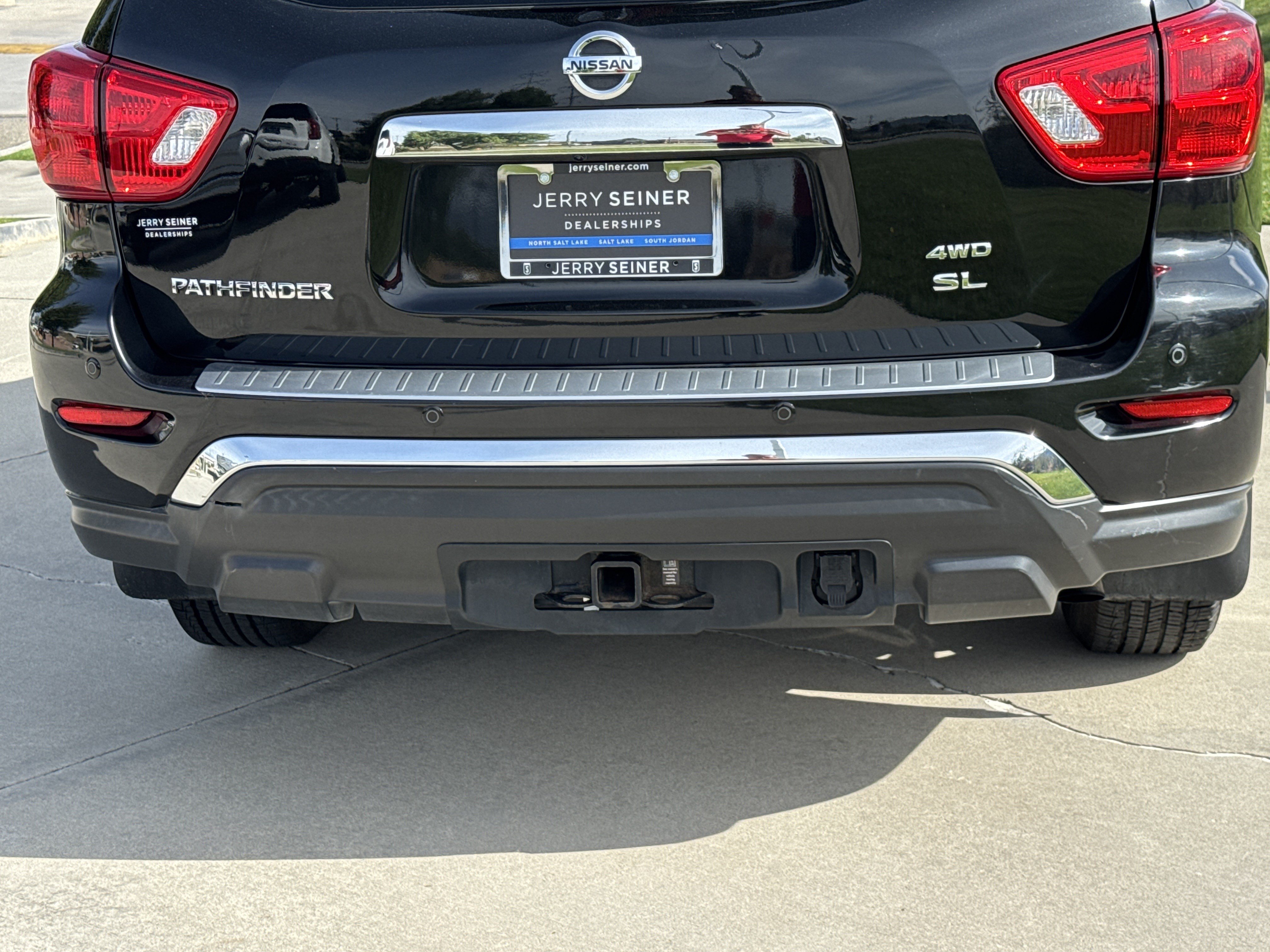 Used 2017 Nissan Pathfinder SL w/ SL Tech Package AWD/4WD image 13