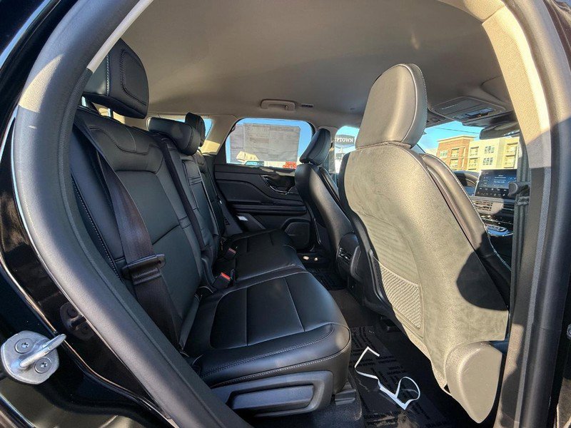 New 2026 Lincoln Corsair Premiere image 5