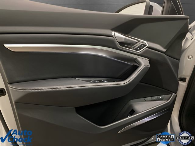 Used 2023 Audi e-tron Premium Plus w/ Premium Plus Package image 30