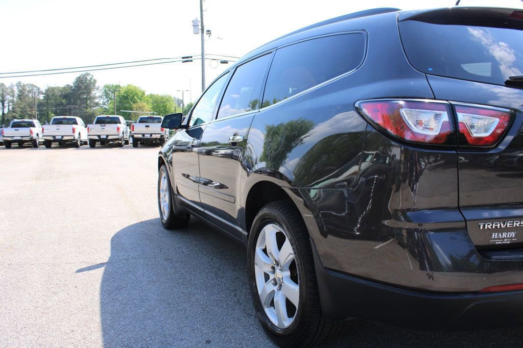 Used 2017 Chevrolet Traverse LT w/ Style and Technology Package AWD/4WD image 30