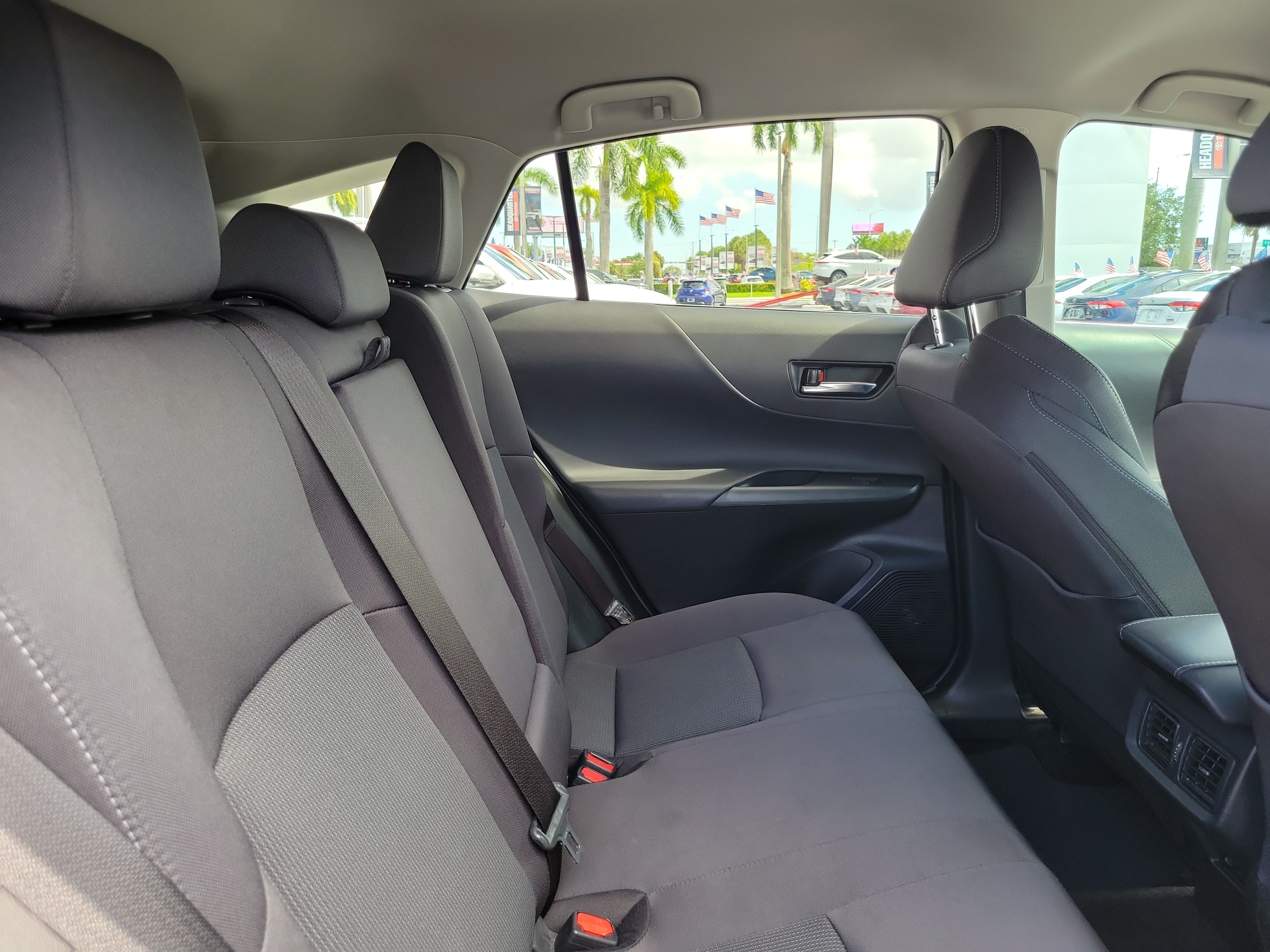 Used 2023 Toyota Venza LE AWD/4WD image 15