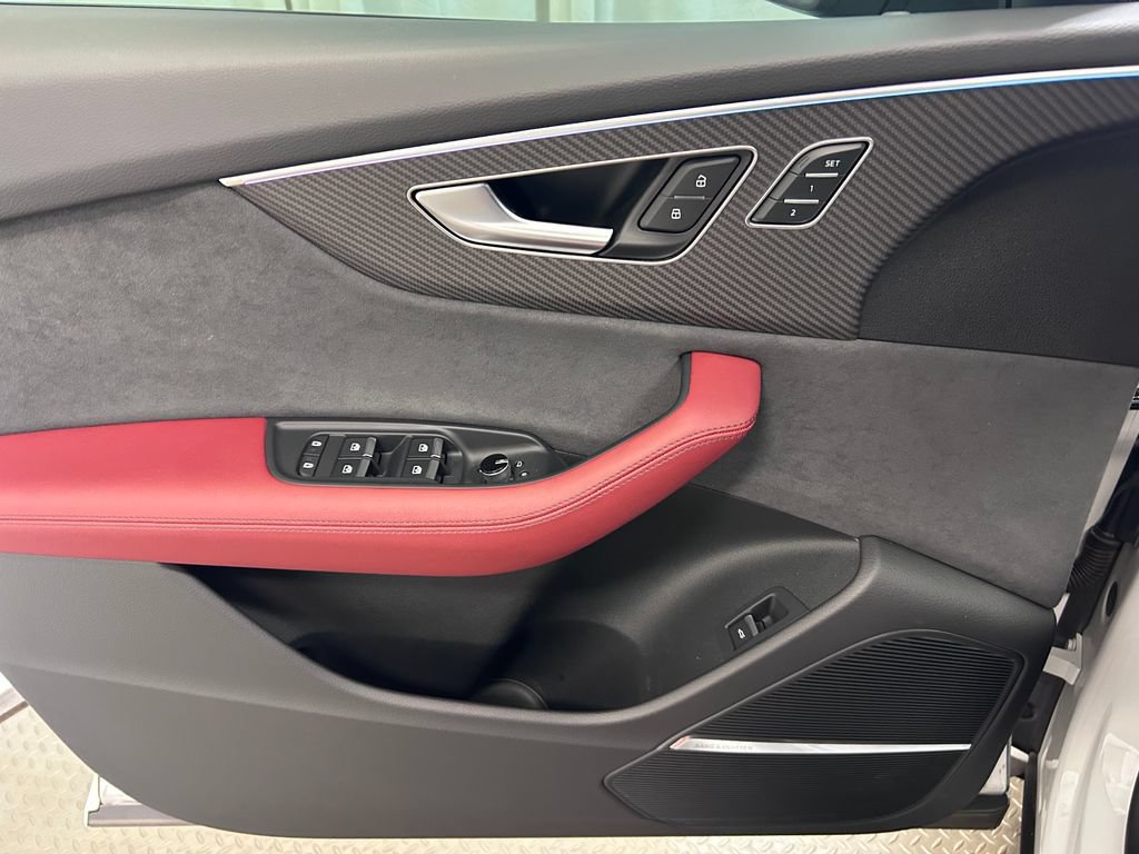 Certified 2024 Audi SQ8 Premium Plus AWD/4WD image 4