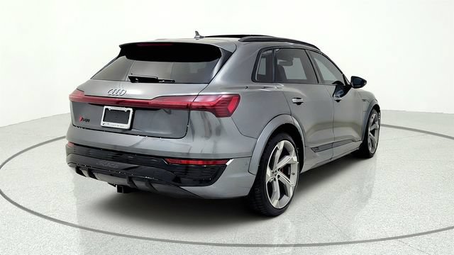 Used 2024 Audi Q8 e-tron Prestige AWD/4WD image 8