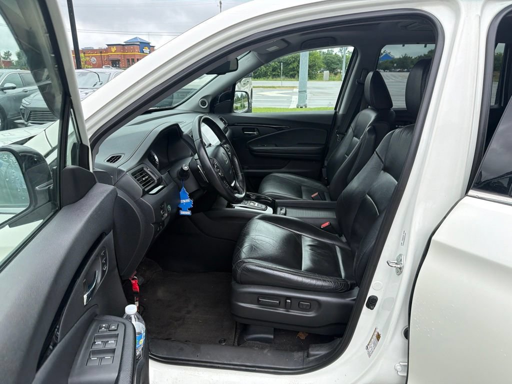 Used 2017 Honda Pilot Touring image 6