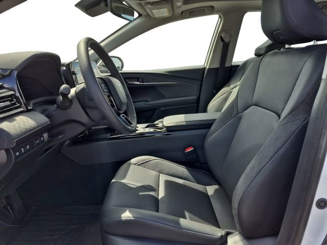 Used 2025 Toyota Camry XLE image 9