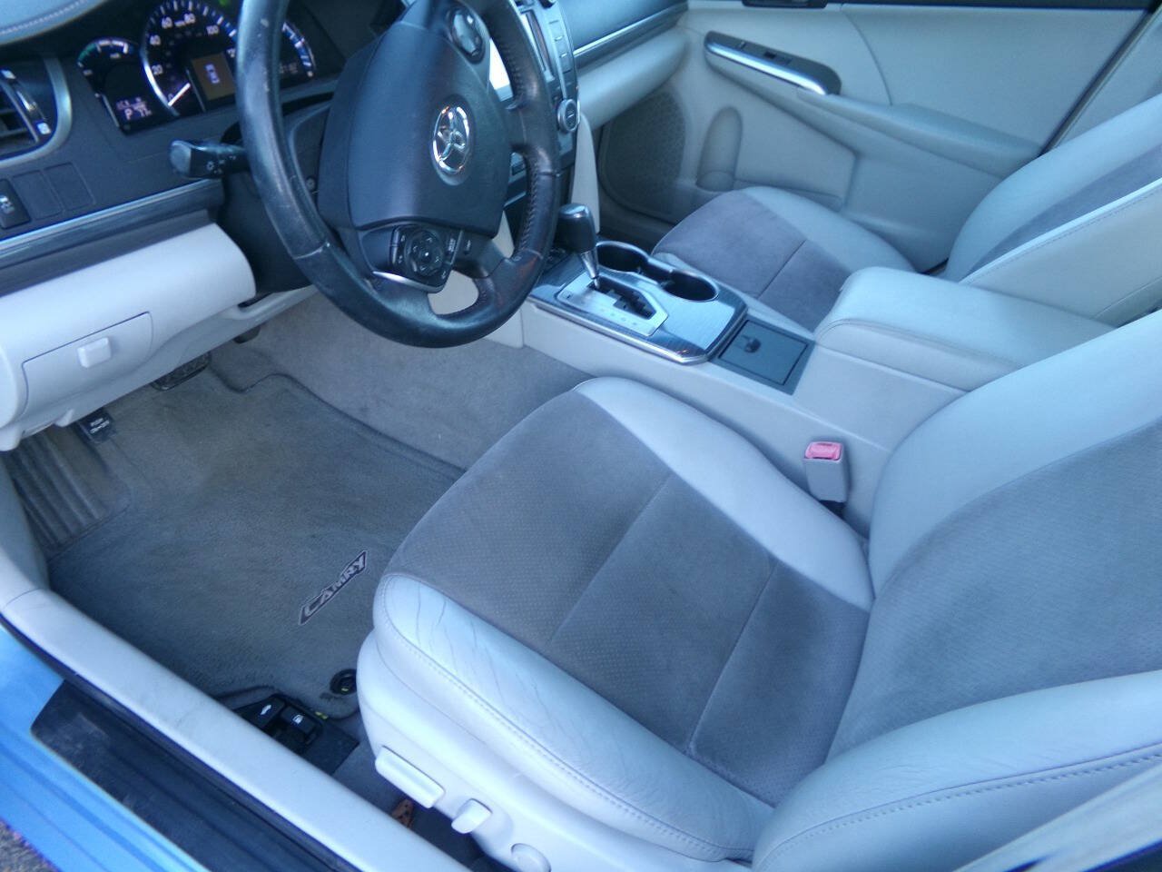 Used 2012 Toyota Camry XLE w/ Leather Pkg FWD image 15