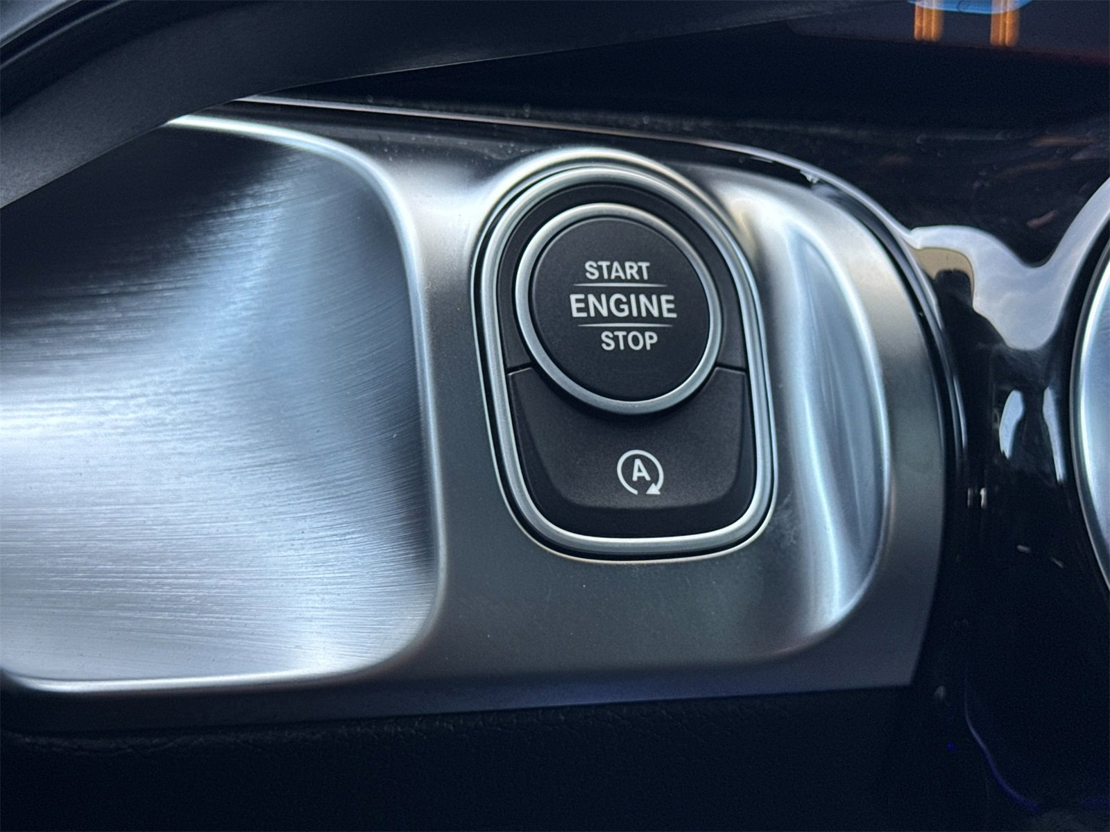 New 2025 Mercedes-Benz GLB 250 4MATIC image 24