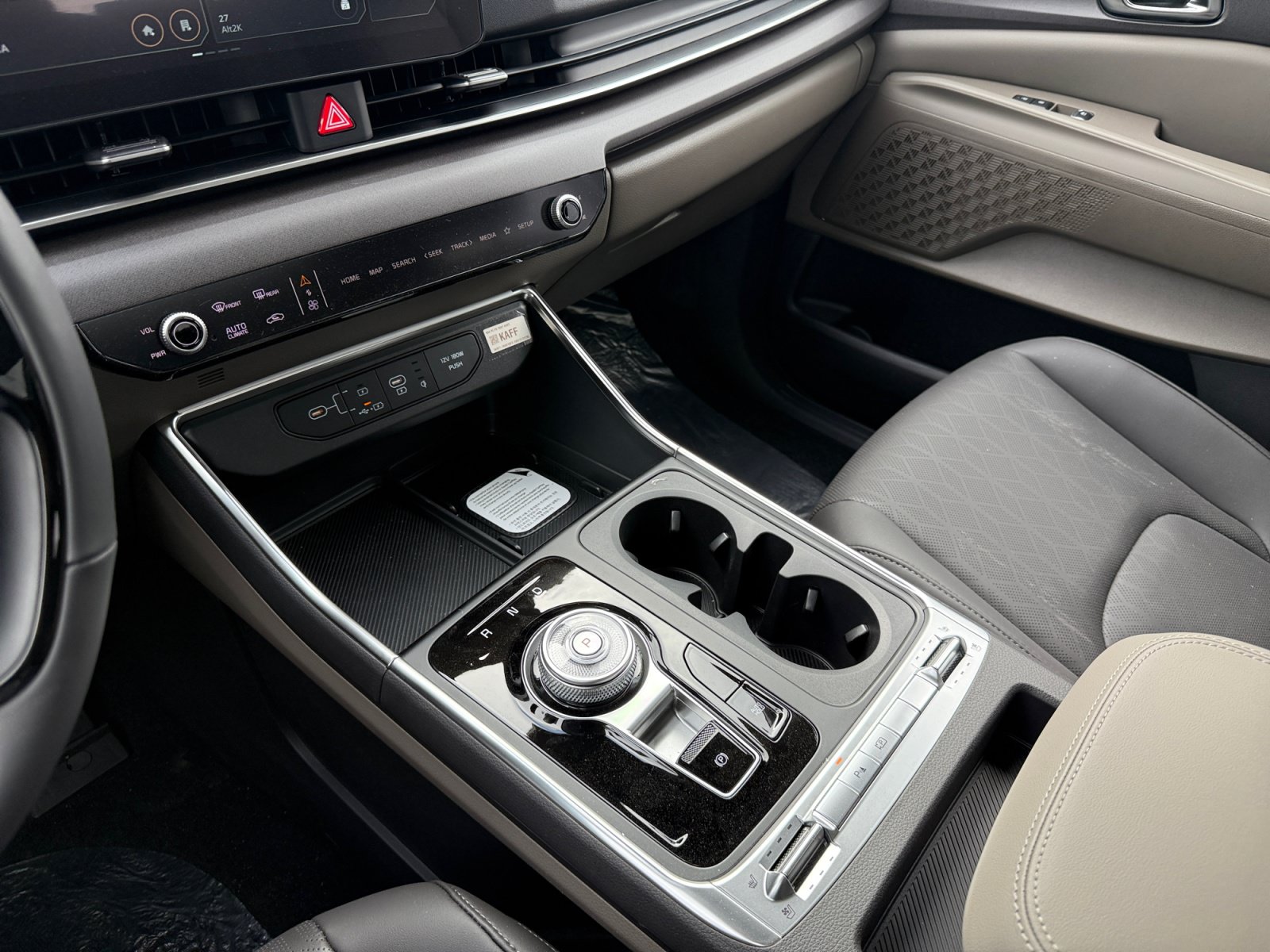 New 2027 Kia Carnival SX FWD image 13