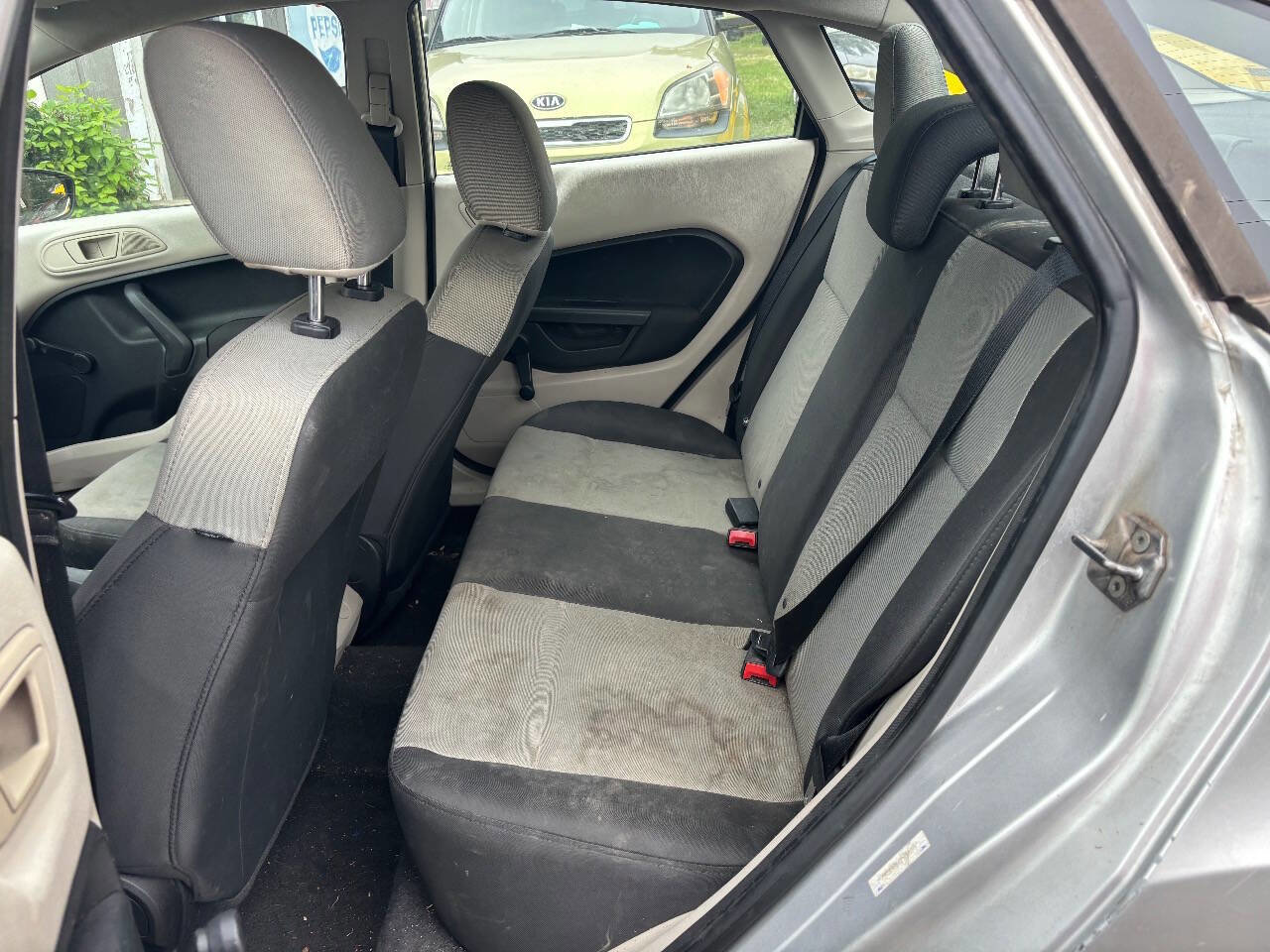 Used 2013 Ford Fiesta S image 17
