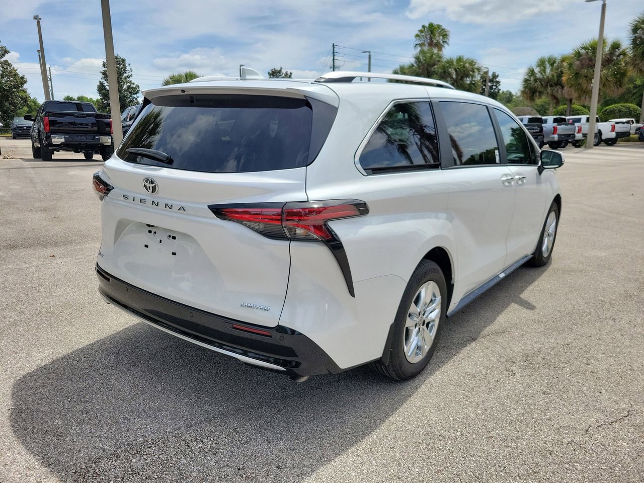New 2026 Toyota Sienna Limited image 3