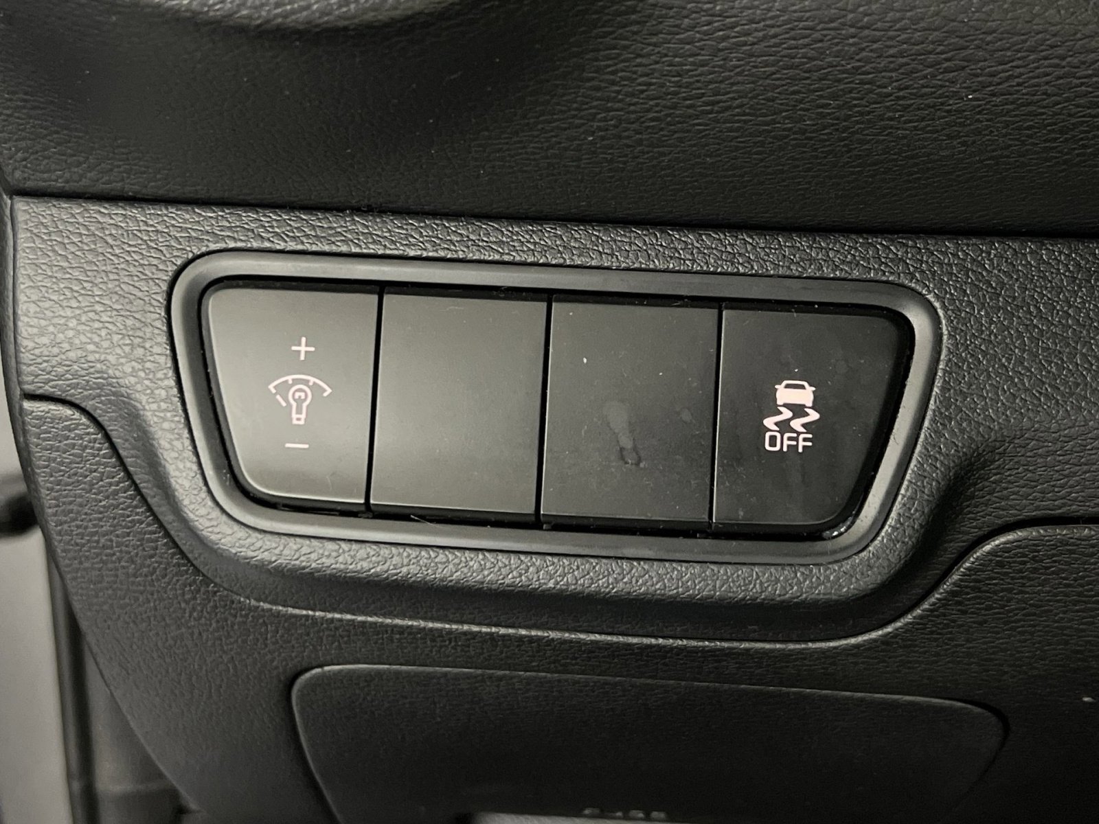 Used 2023 Kia Forte LXS image 30