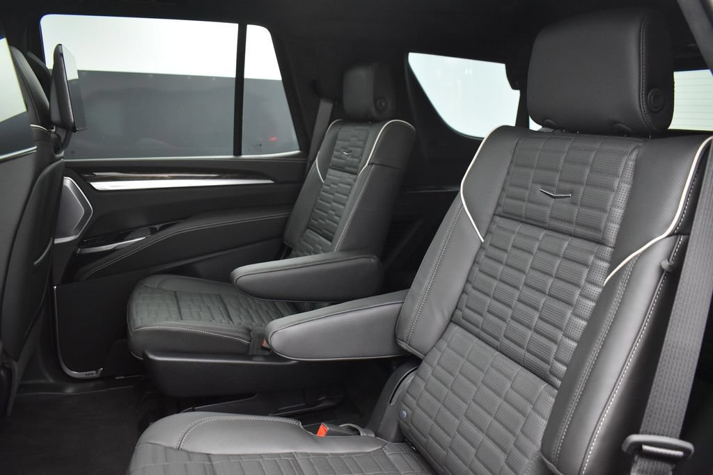 Certified 2026 Cadillac Escalade Platinum Sport w/ LPO, ONYX Package AWD/4WD image 27