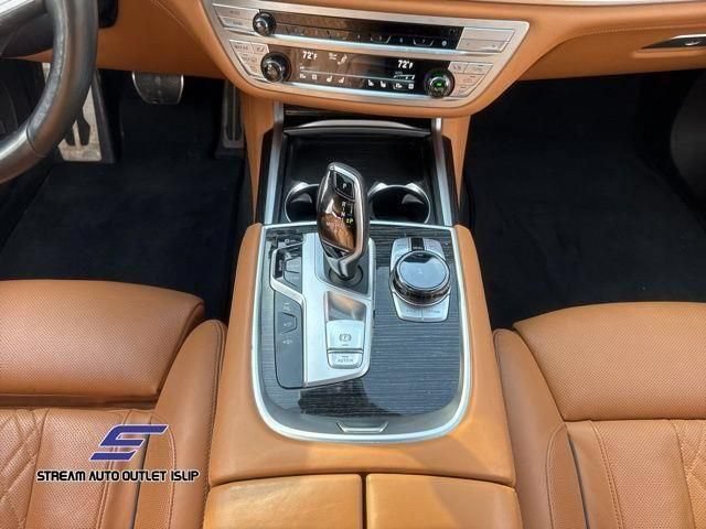 Used 2022 BMW 750i xDrive w/ Executive Package AWD/4WD image 29