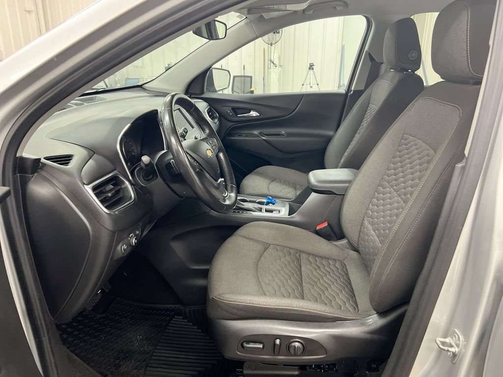 Used 2021 Chevrolet Equinox LT FWD image 19